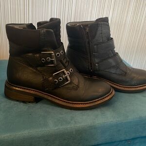 Women’s white mountain boots size 7 1/2